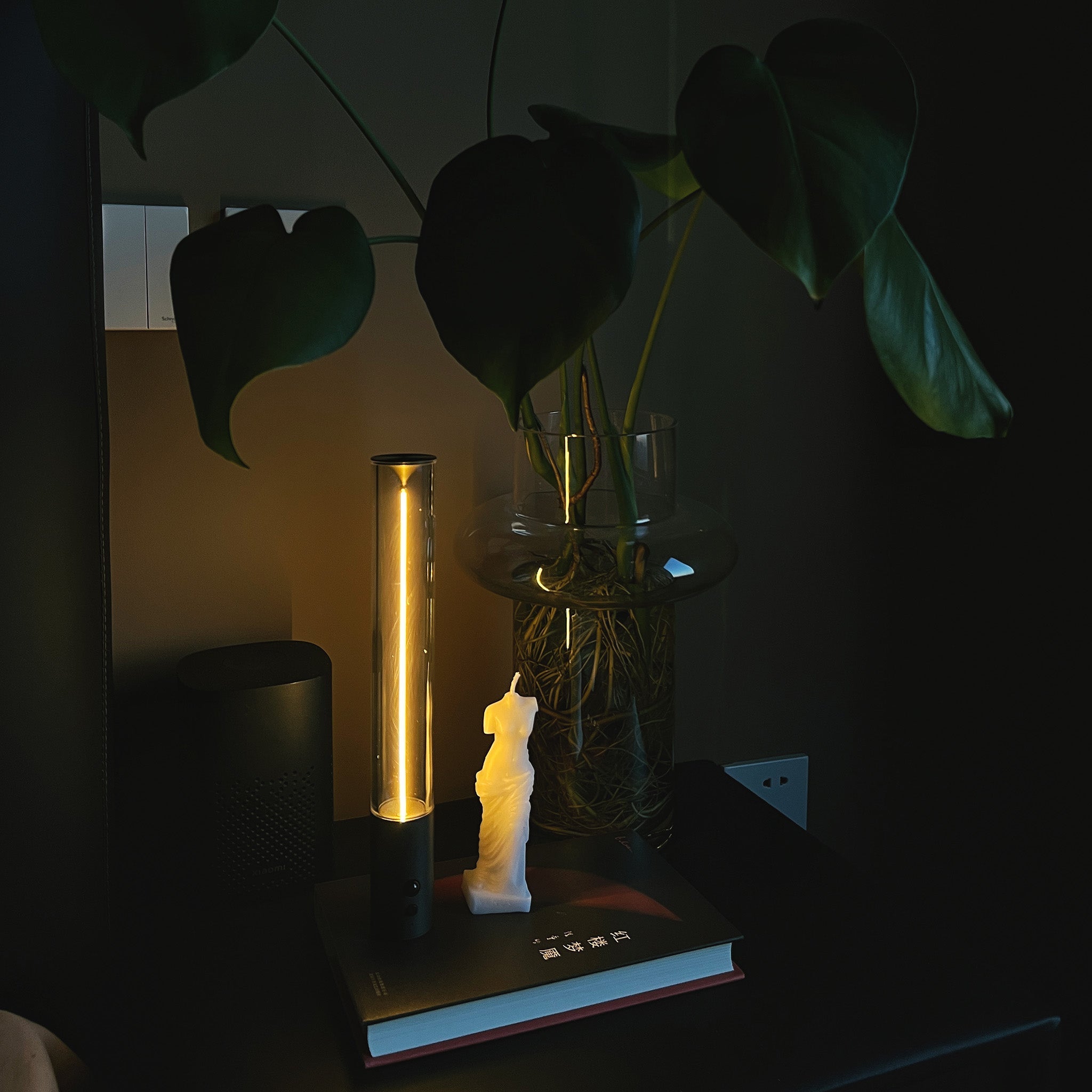 Motion Sensor LED Night Light: Auge Light is a portable, rechargeable night lamp ideal for bedroom, hallway, and closet. - Auge Light