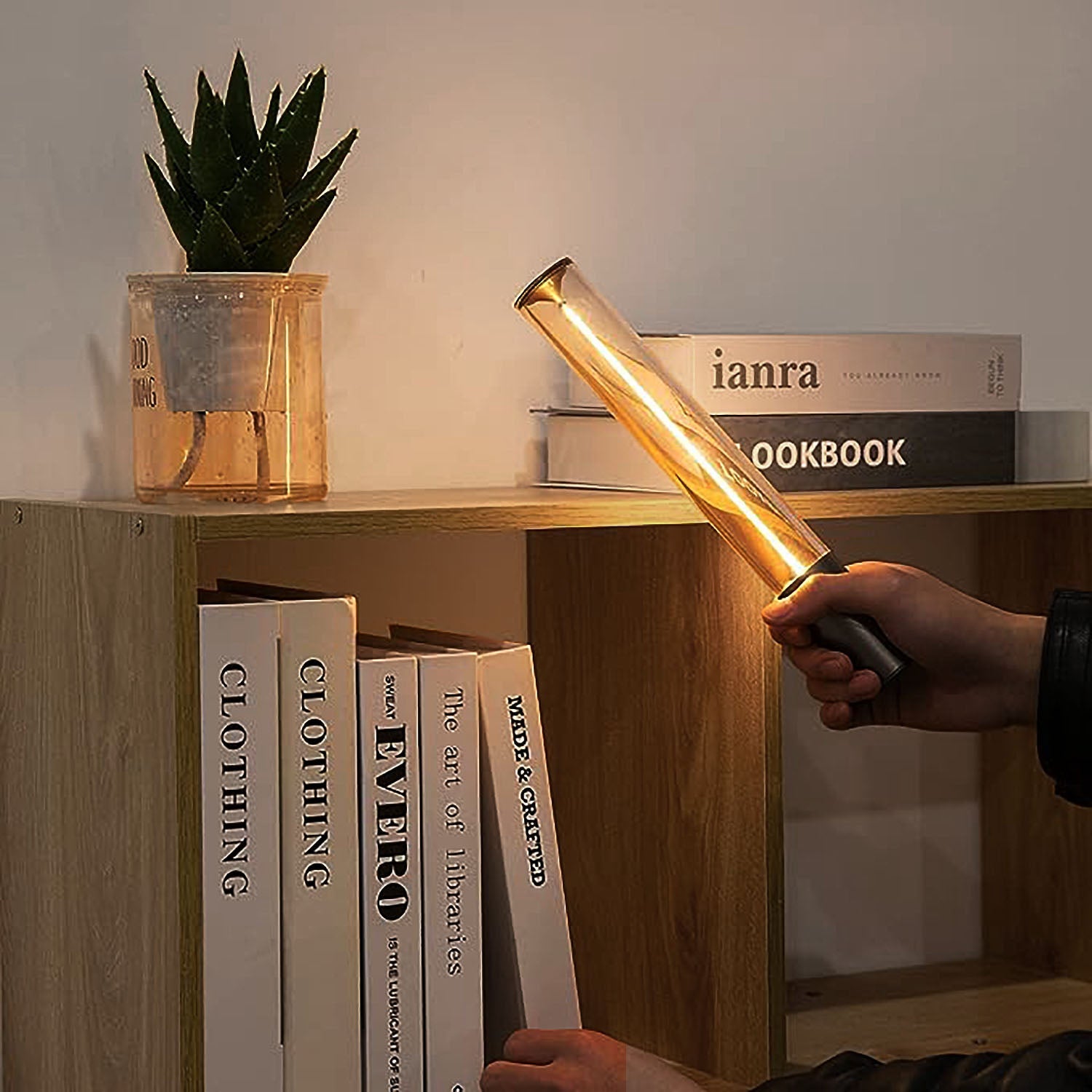 Motion Sensor LED Night Light: Auge Light is a portable, rechargeable night lamp ideal for bedroom, hallway, and closet. - Auge Light