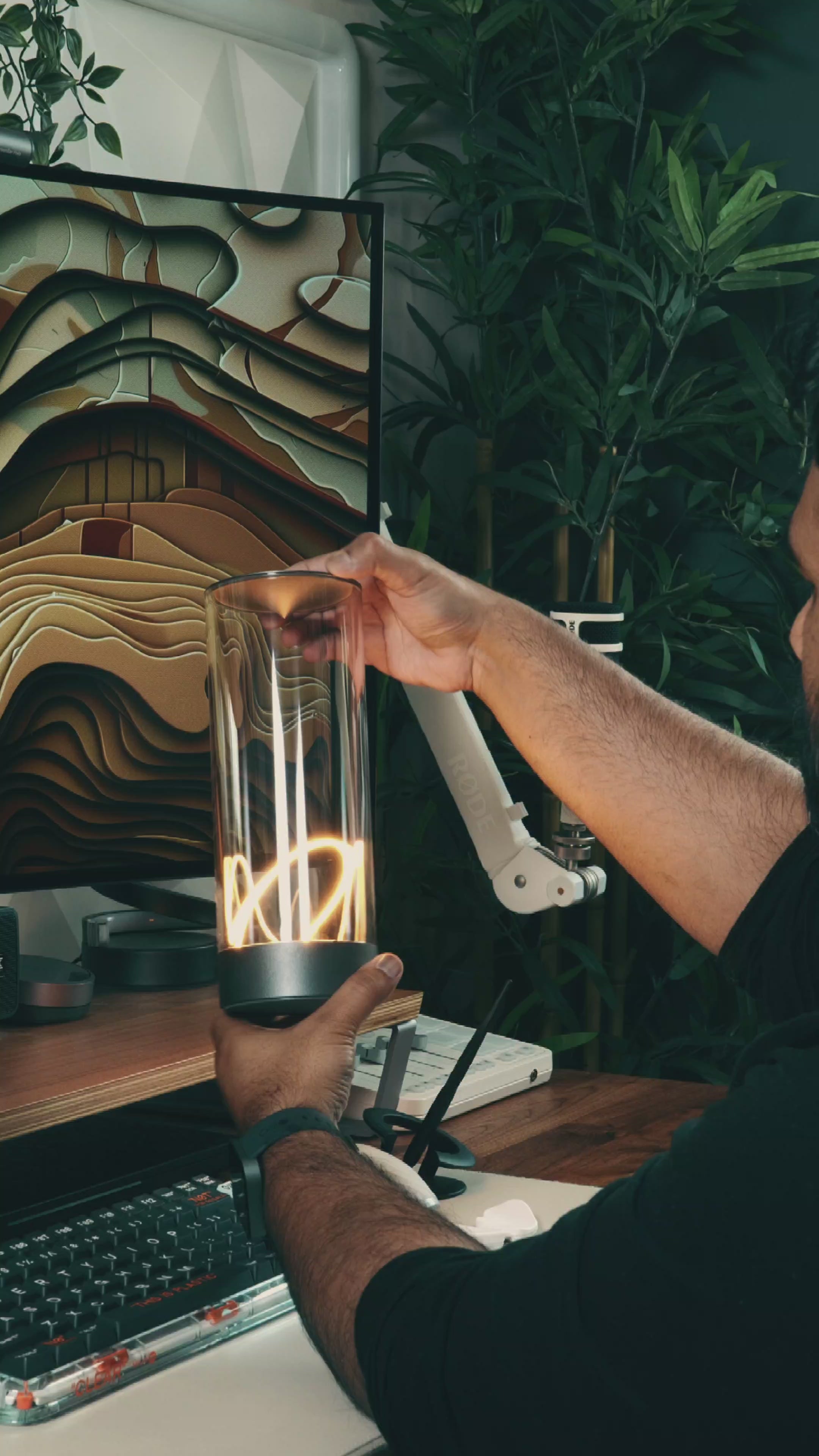 Auge light cordless table lamp user generated video